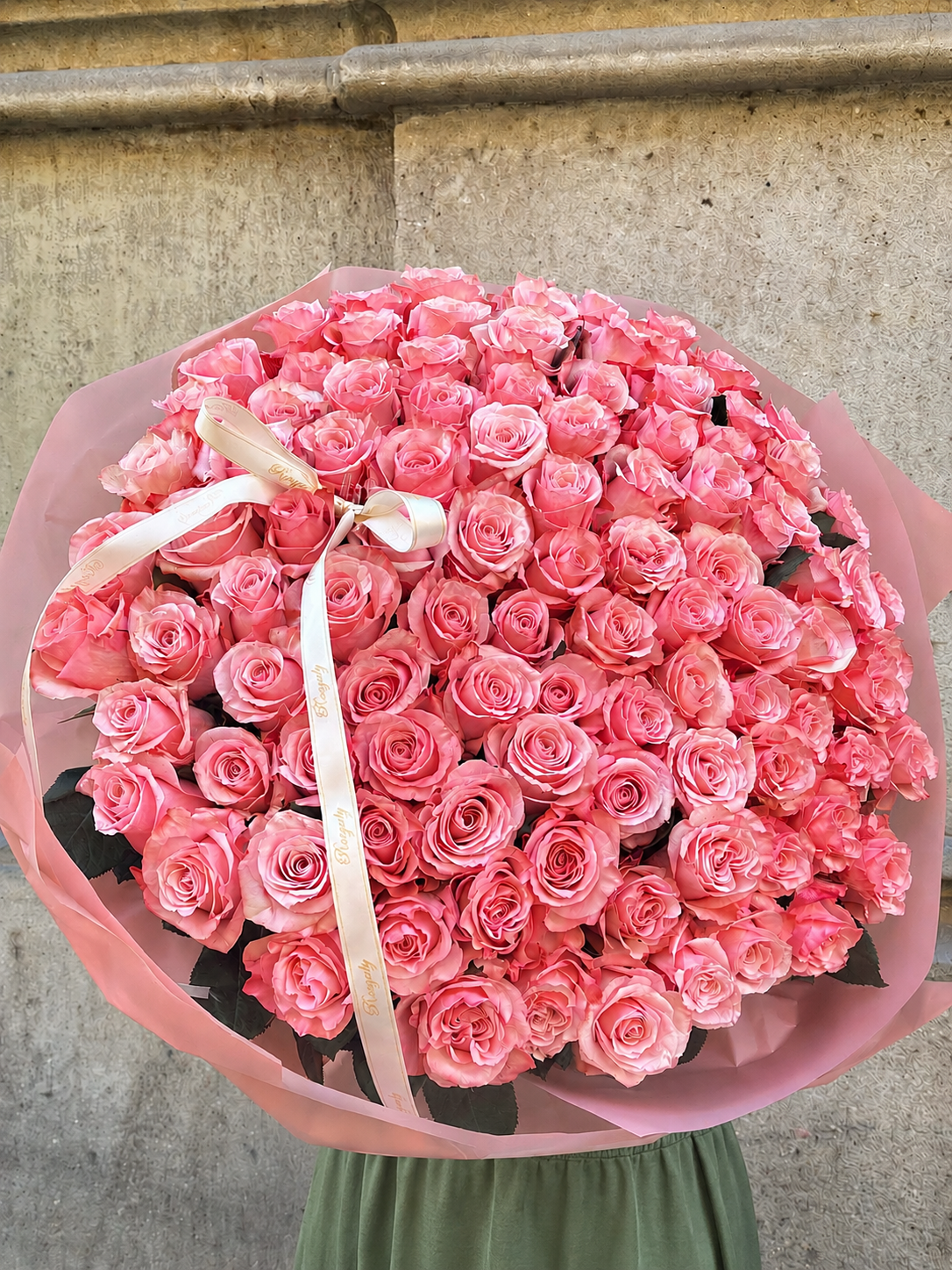 Roses & Roses