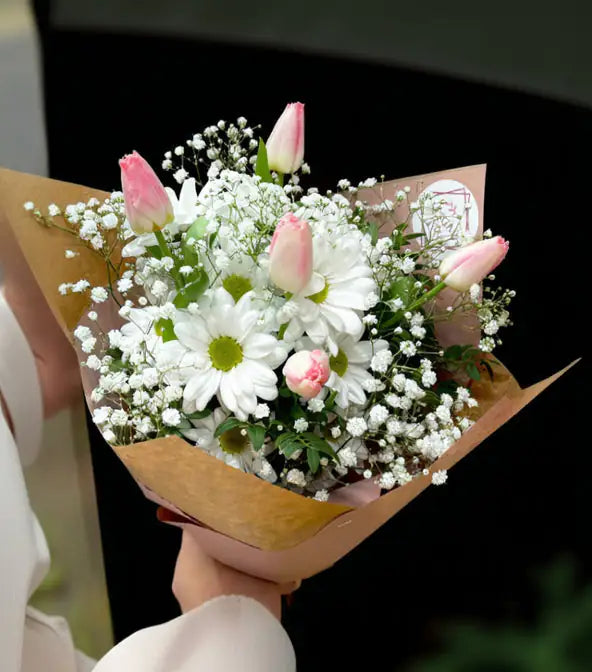 Ramo Margaritas con Tulipanes